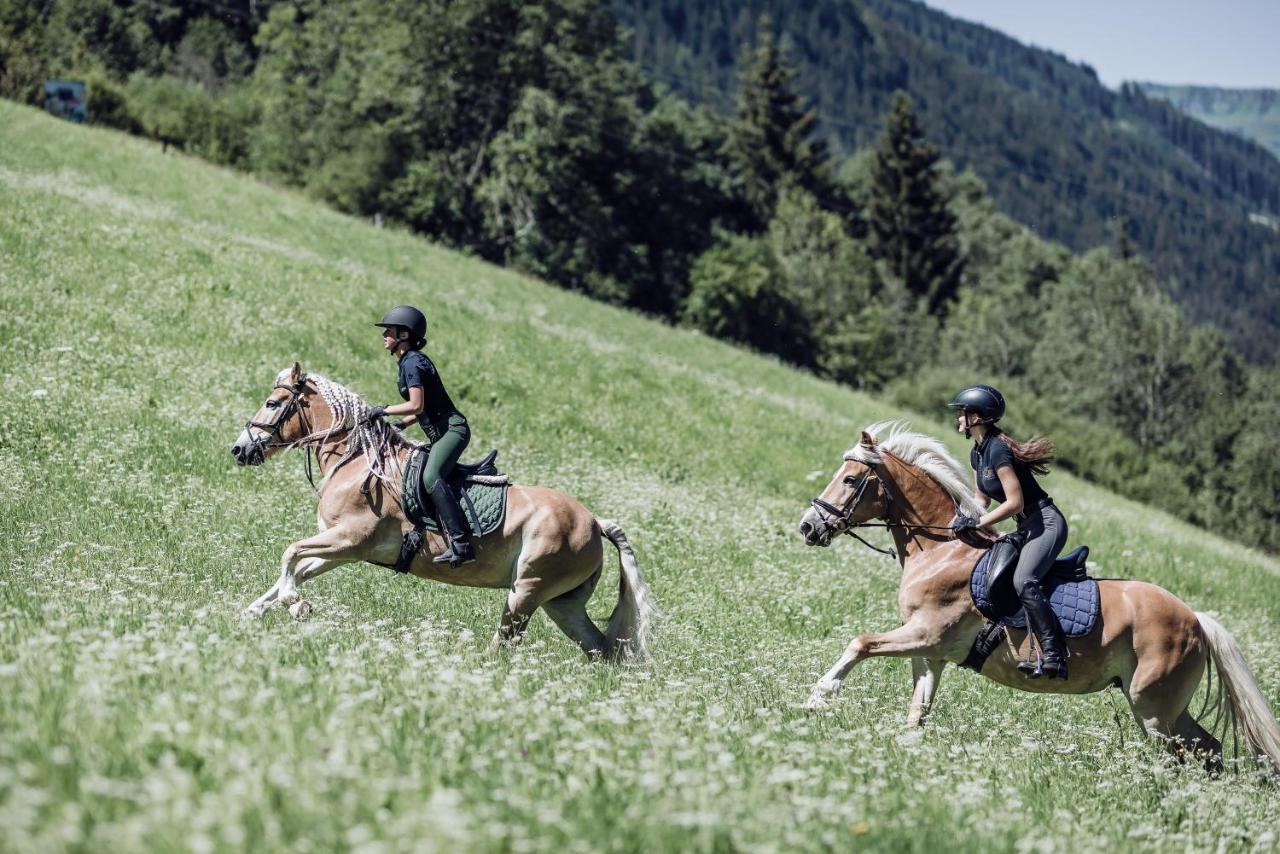 Familienresort Ellmauhof Saalbach-Hinterglemm Bagian luar foto