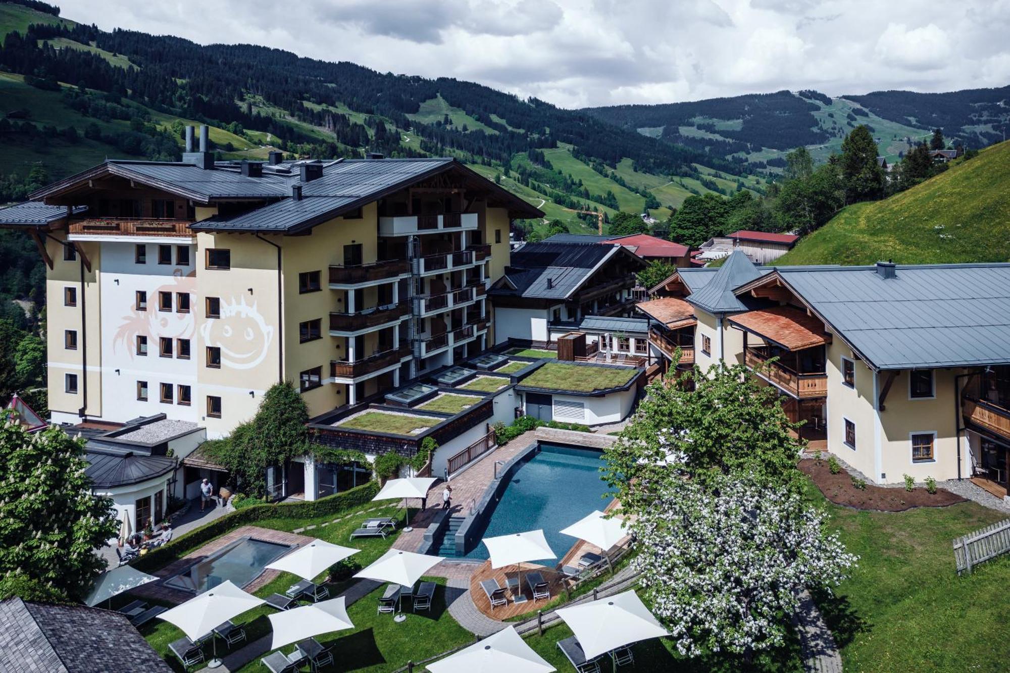 Familienresort Ellmauhof Saalbach-Hinterglemm Bagian luar foto