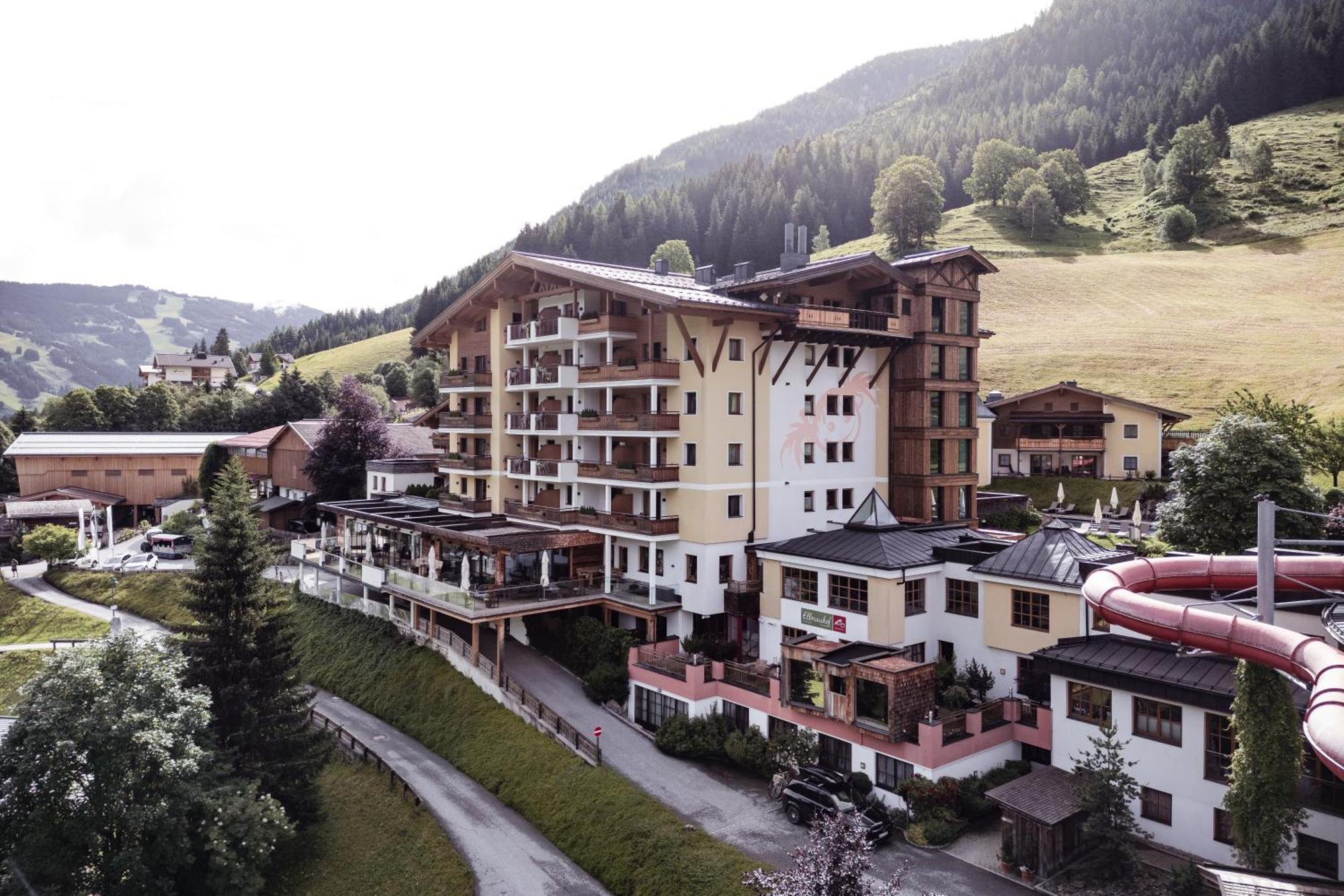 Familienresort Ellmauhof Saalbach-Hinterglemm Bagian luar foto